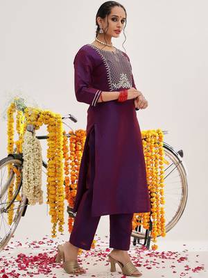 Floral Yoke Design Thread Work Kurta With Trousers & Dupatta 4