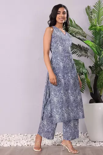 Paisley Printed V-Neck Sleeveless Pure Cotton Kurta With Palazzos