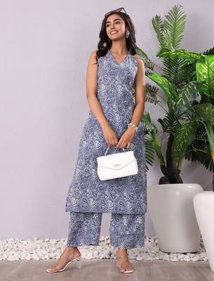 Paisley Printed V-Neck Sleeveless Pure Cotton Kurta With Palazzos 7