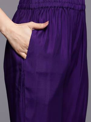 Floral Yoke Design Thread Work Kurta With Trousers & Dupatta 3
