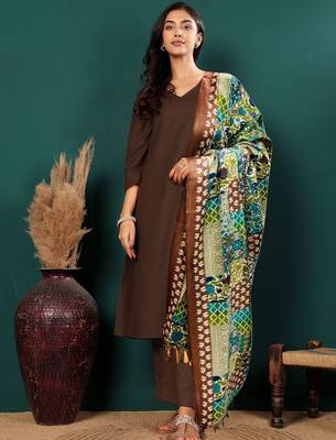 V-Neck Straight Kurta With Trousers & Dupatta 2