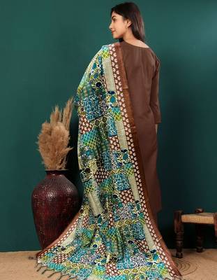 V-Neck Straight Kurta With Trousers & Dupatta 5