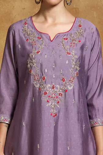 Women Floral Embroidered Regular Kurta with Trousers & With Dupatta