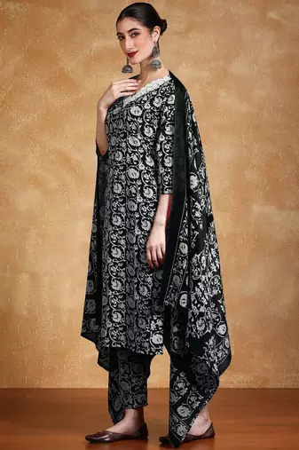 Women Floral Printed Kurta with Trousers & Dupatta
