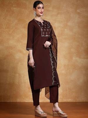 Yoke Design Zari Round Neck Straight Kurta With Trousers & Dupatta 3