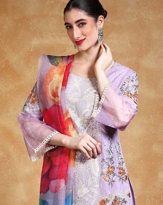 Women Floral Embroidered Cotton Kurta with Trousers & Dupatta 2