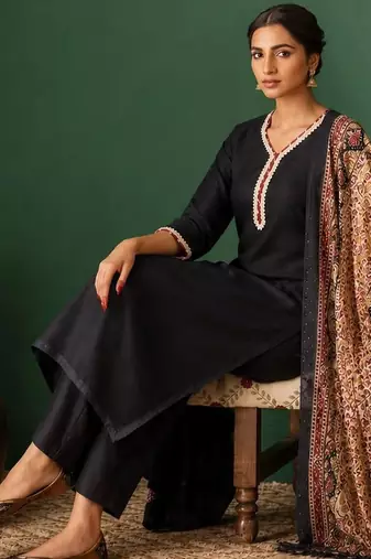 Women Solid Kurta with Trousers & Dupatta
