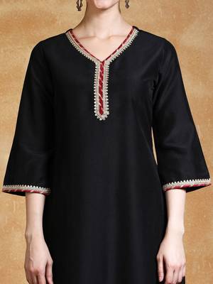 Women Solid Kurta with Trousers & Dupatta 3