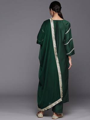 Women Geometric Embroidered Kurta with Trousers & Dupatta 6
