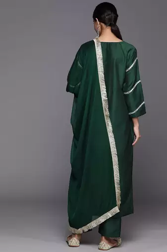Women Geometric Embroidered Kurta with Trousers & Dupatta