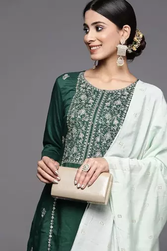 Women Floral Embroidered Gotta Patti Pure Cotton Kurta with Trousers & Dupatta