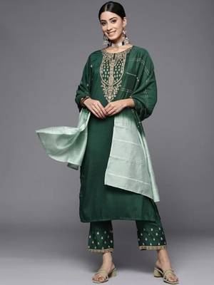 Women Floral Embroidered Gotta Patti Pure Cotton Kurta with Trousers & Dupatta 1