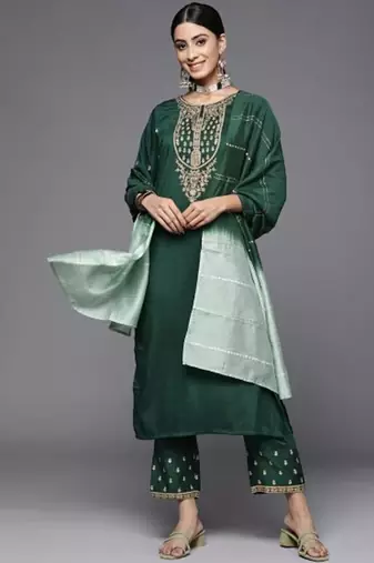 Women Floral Embroidered Gotta Patti Pure Cotton Kurta with Trousers & Dupatta