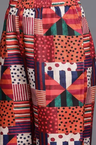 Women Geometric Printed Kurta with Trousers