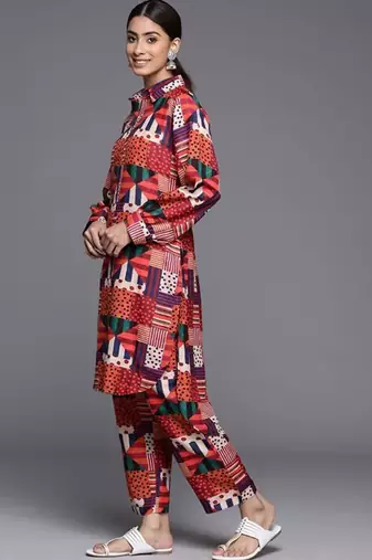 Women Geometric Printed Kurta with Trousers