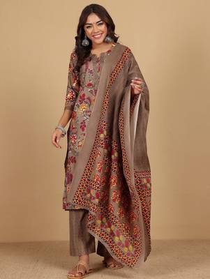 Women Floral Printed Regular Kurta with Trousers & With Dupatta 1