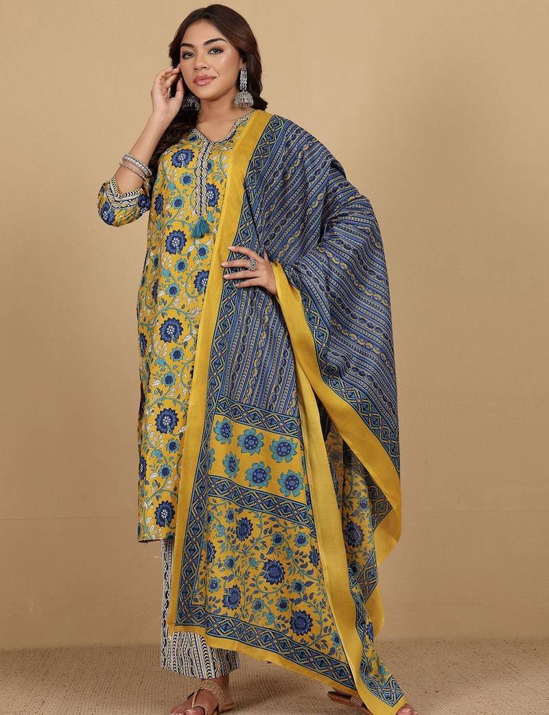 Women Floral Embroidered Regular Kurta with Trousers & With Dupatta