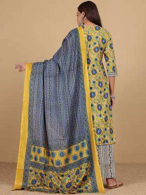 Women Floral Embroidered Regular Kurta with Trousers & With Dupatta 5