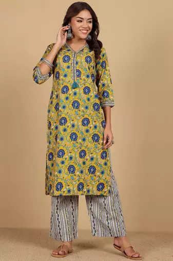Women Floral Embroidered Regular Kurta with Trousers & With Dupatta
