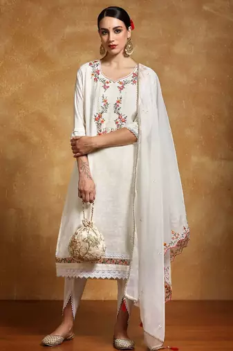Women Floral Embroidered Regular Kurta with Dhoti Pants & With Dupatta