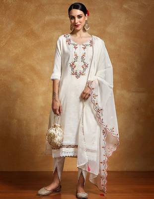Women Floral Embroidered Regular Kurta with Dhoti Pants & With Dupatta 3