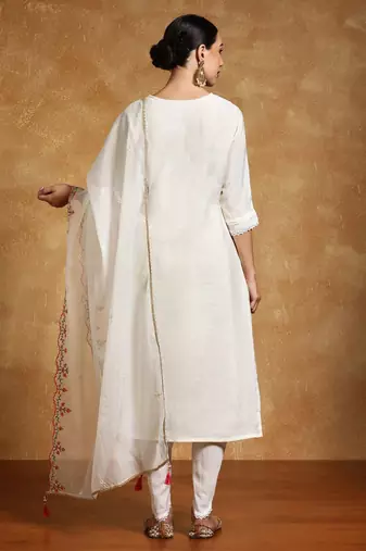 Women Floral Embroidered Regular Kurta with Dhoti Pants & With Dupatta