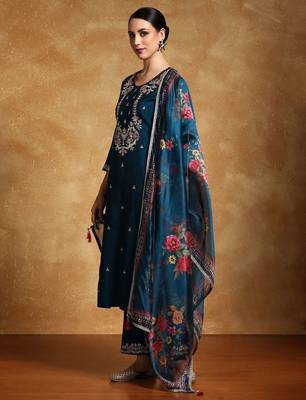 Women Floral Embroidered Regular Kurta with Trousers & With Dupatta 1