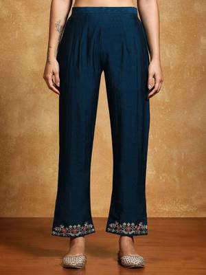 Women Floral Embroidered Regular Kurta with Trousers & With Dupatta 6