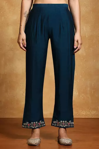 Women Floral Embroidered Regular Kurta with Trousers & With Dupatta