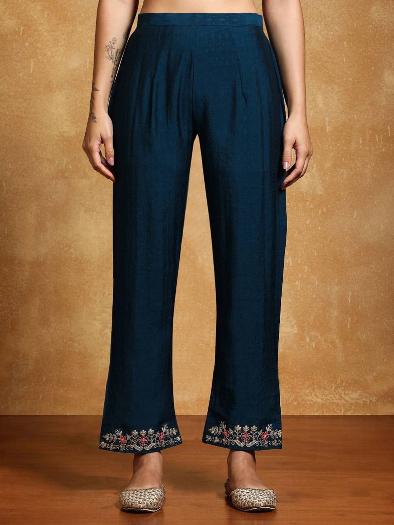 Women Floral Embroidered Regular Kurta with Trousers & With Dupatta