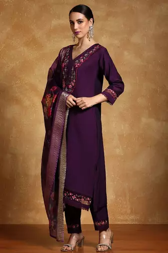 Women Floral Embroidered Regular Thread Work Kurta with Trousers & With Dupatta