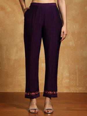 Women Floral Embroidered Regular Thread Work Kurta with Trousers & With Dupatta 6