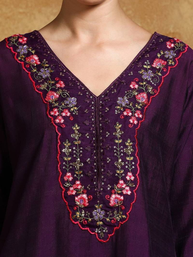Women Floral Embroidered Regular Thread Work Kurta with Trousers & With Dupatta