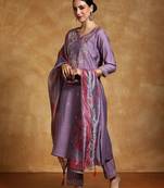 Women Floral Embroidered Regular Kurta with Trousers & With Dupatta
