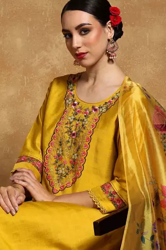 Women Floral Embroidered Regular Thread Work Kurta with Trousers & With Dupatta