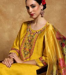 Women Floral Embroidered Regular Thread Work Kurta with Trousers & With Dupatta