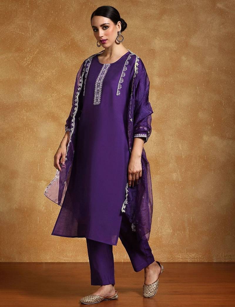 Women Ethnic Motifs Embroidered Thread Work Kurta with Trousers & With Dupatta