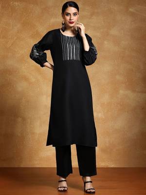 Floral Embroidered Thread Work Round Neck Straight Kurta With Trousers 3