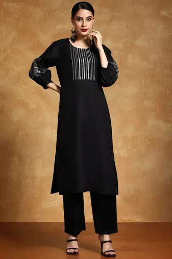 Floral Embroidered Thread Work Round Neck Straight Kurta With Trousers