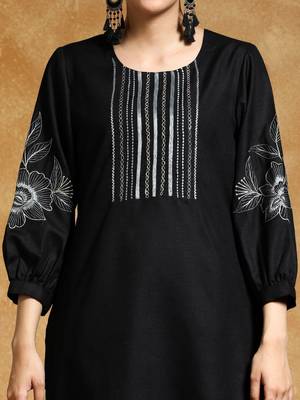 Floral Embroidered Thread Work Round Neck Straight Kurta With Trousers 4