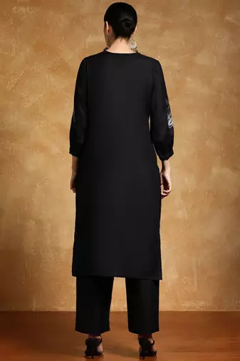 Floral Embroidered Thread Work Round Neck Straight Kurta With Trousers