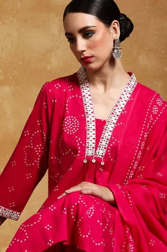 Women Bandhani Printed Regular Kurta with Trousers & With Dupatta