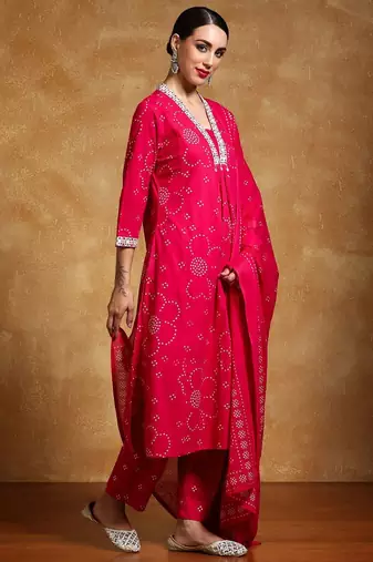 Women Bandhani Printed Regular Kurta with Trousers & With Dupatta
