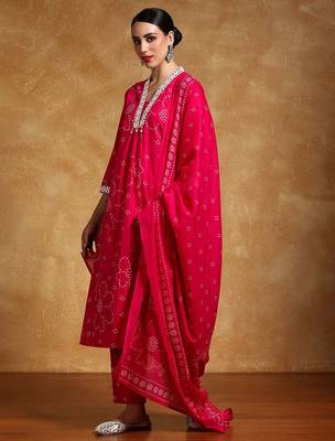 Women Bandhani Printed Regular Kurta with Trousers & With Dupatta 5