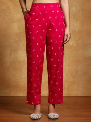 Women Bandhani Printed Regular Kurta with Trousers & With Dupatta 7