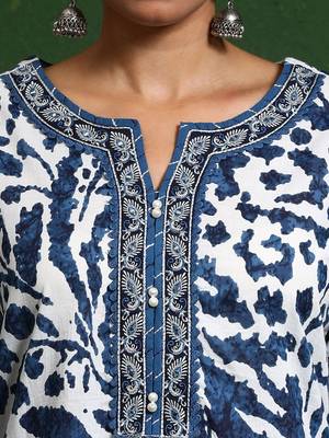 Women Printed Regular Thread Work Pure Cotton Kurta with Trousers & With Dupatta 4