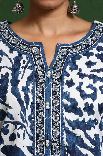 Women Printed Regular Thread Work Pure Cotton Kurta with Trousers & With Dupatta