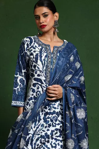 Women Printed Regular Thread Work Pure Cotton Kurta with Trousers & With Dupatta