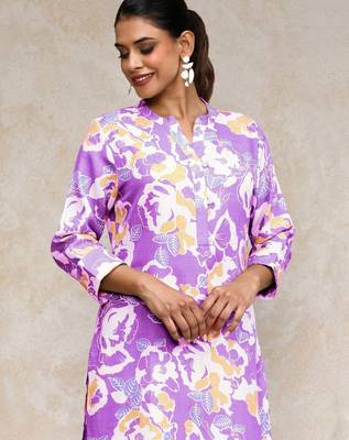 Women Floral Printed Regular Kurti with Trousers 2