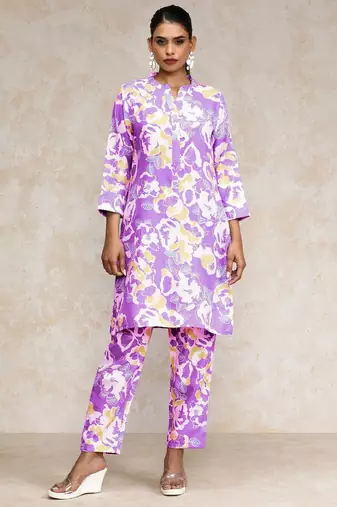 Women Floral Printed Regular Kurti with Trousers